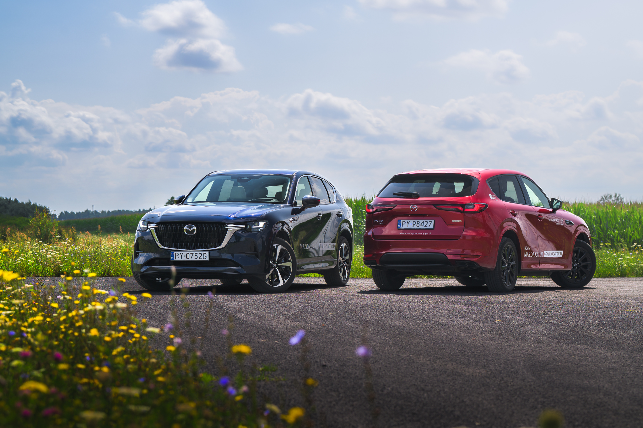 Zdjęcie samochodów demo Mazda Voyager Poznań